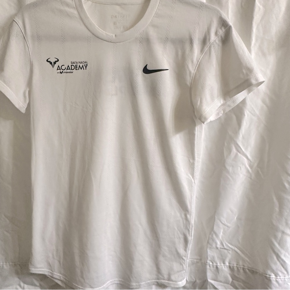 Nike XS women’s White Rafa Nadal Academy T-Shirt